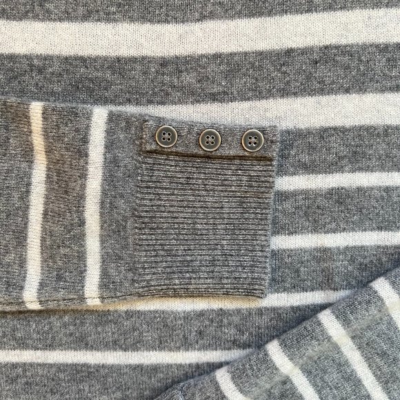 TALBOTS - Cashmere Button-Cuff Sweater - Excellent Condition - Picture 7 of 9